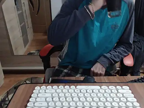 uncutguy01 online show from 27, 10, 2025