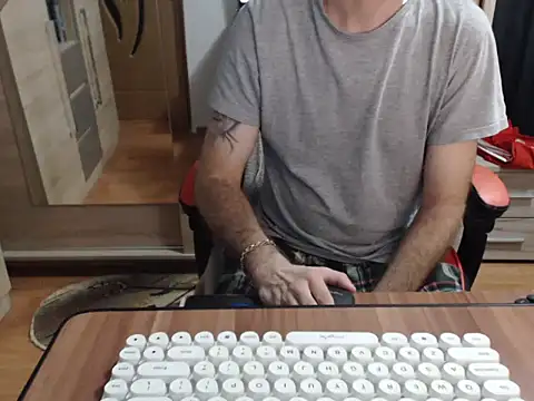 uncutguy01 online show from 30, 10, 2025