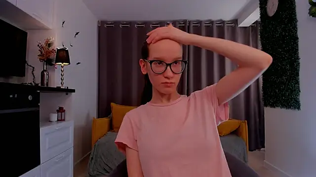 BettyBrowni online show from 1, 3, 2025