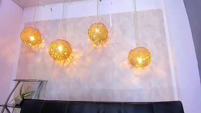 victoria aleia  online show from 21, 1, 2025