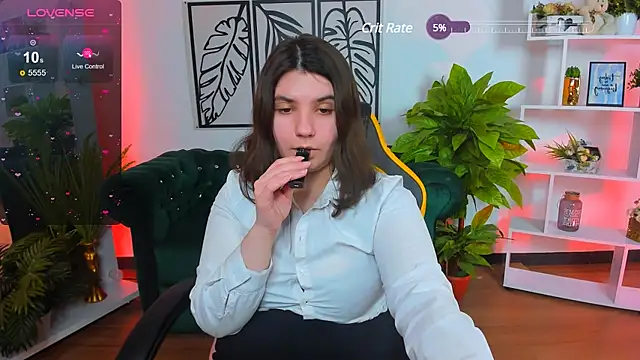 Viola  Shy online show from 5, 3, 2025