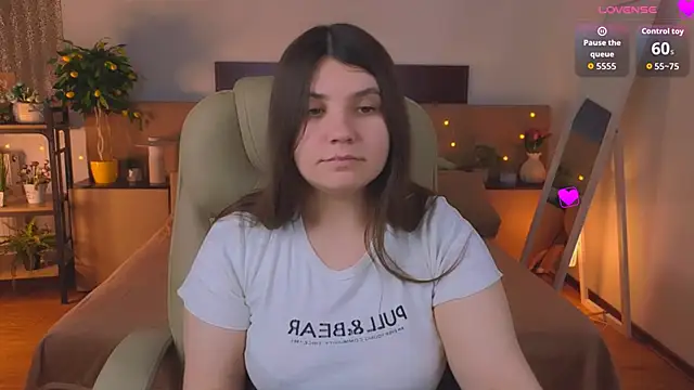 Viola  Shy online show from 30, 5, 2026