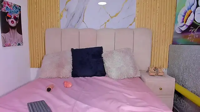 EmmyCruzZ online show from 15, 3, 2025