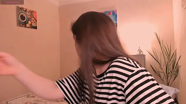 Snapshot of cClandesTina chatting on 14, 10, 2025 cClandesTina online show from 14, 10, 2025