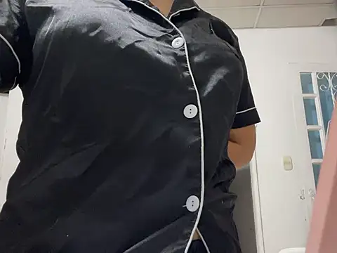 Pretty Isadora online show from 20, 2, 2025