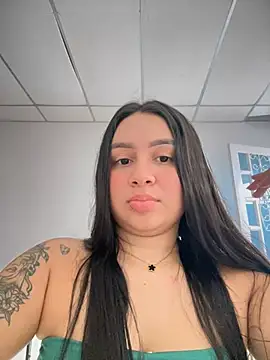 Pretty Isadora online show from 20, 2, 2025