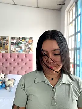 Pretty Isadora online show from 4, 10, 2025