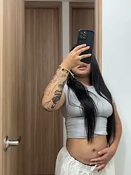 Pretty Isadora online show from 2, 12, 2025