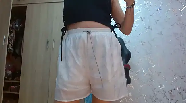 Samantabrown  online show from 14, 2, 2025