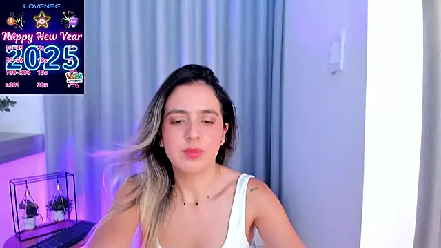 Lucyortiz  online show from 7, 1, 2025