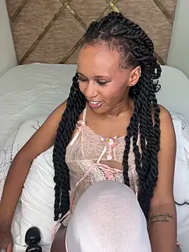 Snapshot of Star_Light2 chatting on 1, 1, 2025 Star Light2 online show from 1, 1, 2025