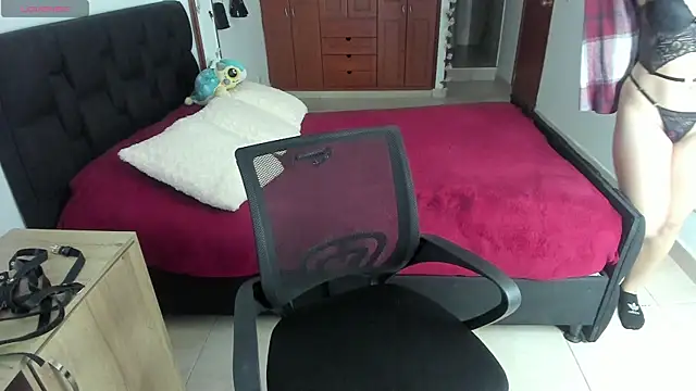 Fiore Sanz  online show from 22, 2, 2025