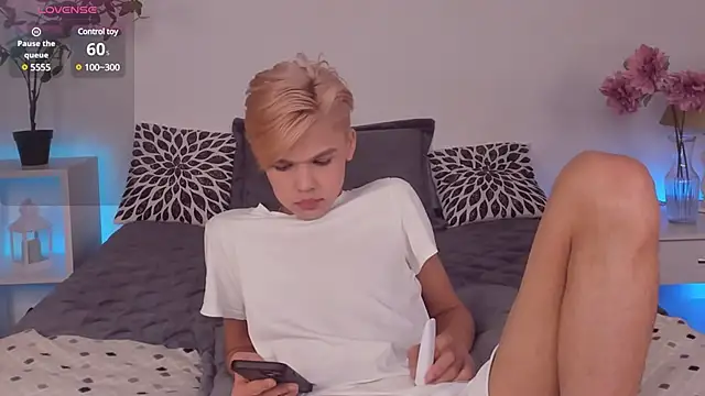 Felix Rey online show from 4, 2, 2025