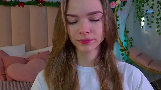 Eva Natsumi online show from 17, 12, 2024