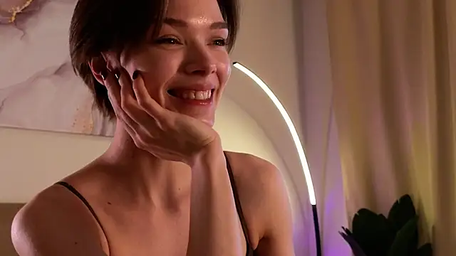 Eva Natsumi online show from 1, 3, 2025