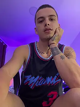 Snapshot of danny_42027 chatting on 6, 2, 2025 danny 42027 online show from 6, 2, 2025