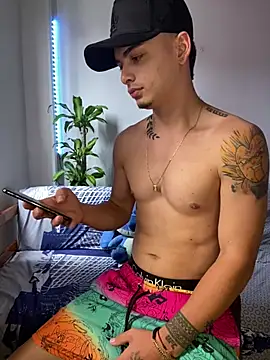 Snapshot of danny_42027 chatting on 4, 3, 2025 danny 42027 online show from 4, 3, 2025