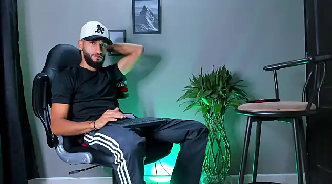 Damian 022 online show from 4, 1, 2025