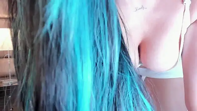 AnnyHizzle online show from 9, 2, 2025