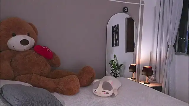 AnnyHizzle online show from 6, 10, 2025