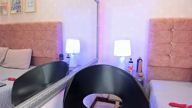 Snapshot of liaa_18 chatting on 10, 1, 2025 liaa 18 online show from 10, 1, 2025