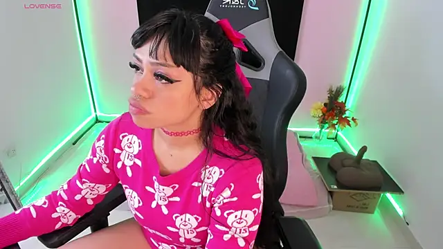 zoesullivan online show from 30, 12, 2024