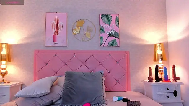 Ginger Violetta  online show from 6, 2, 2025