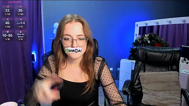 liana kisses online show from 3, 2, 2025