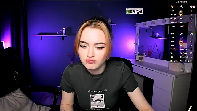 liana kisses online show from 15, 3, 2025