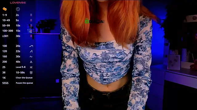 liana kisses online show from 8, 10, 2025