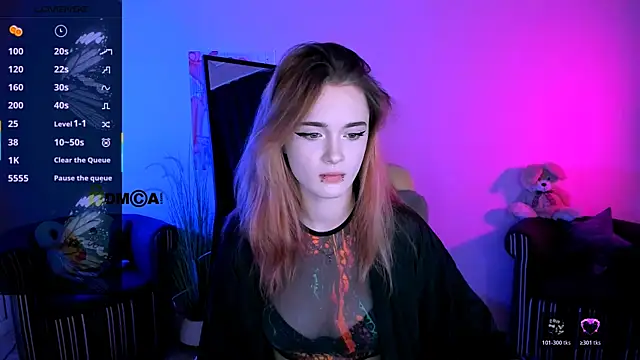 liana kisses online show from 18, 10, 2025