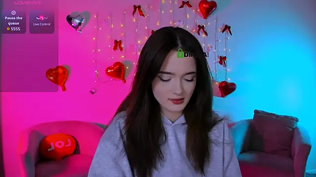 liana kisses online show from 7, 4, 2026