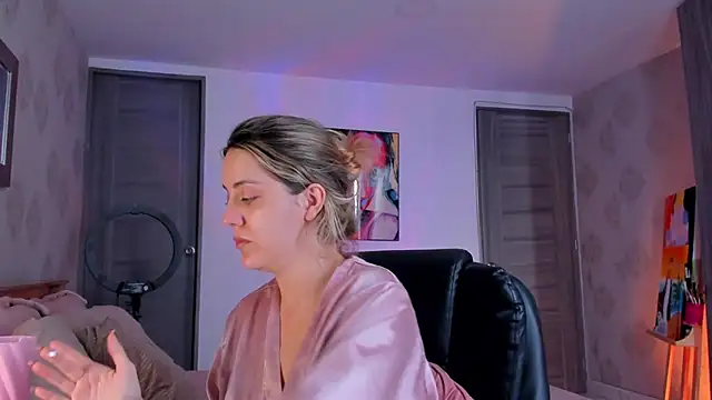 martinaaricci online show from 4, 12, 2024