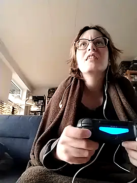 PernillaGirl online show from 4, 10, 2025