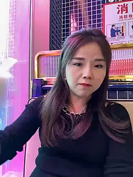 Efangfang online show from 18, 2, 2025