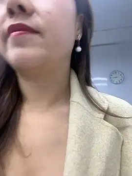 Efangfang online show from 23, 2, 2025