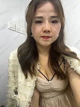 Efangfang online show from 28, 2, 2025