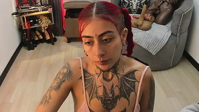 selene red  online show from 14, 3, 2025