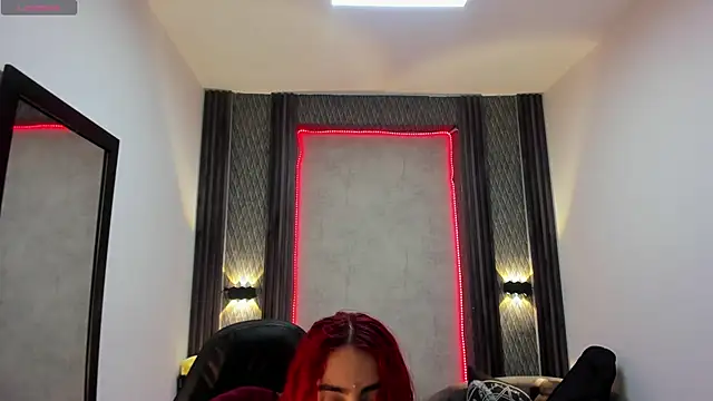 selene red  online show from 21, 3, 2025