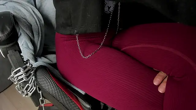 selene red  online show from 16, 10, 2025