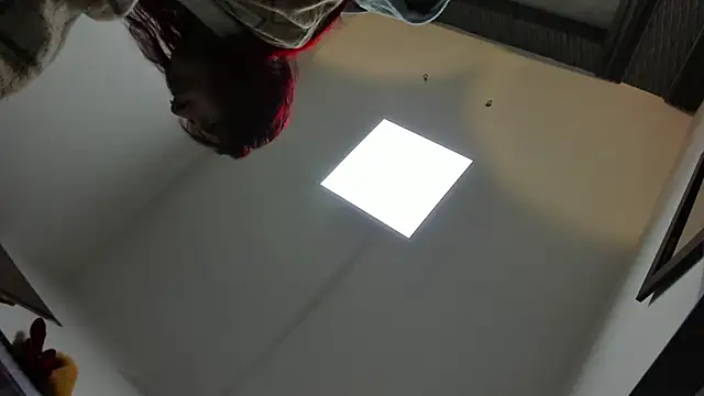 selene red  online show from 5, 3, 2026