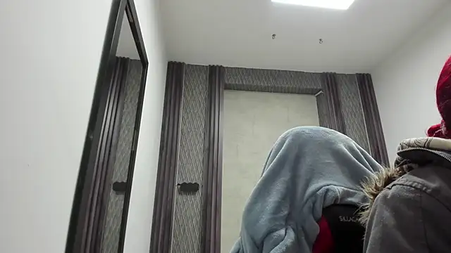 selene red  online show from 15, 4, 2026