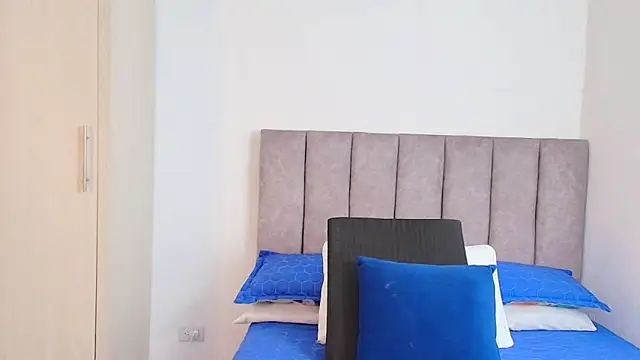 karina lewis  online show from 26, 1, 2025