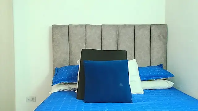 karina lewis  online show from 8, 10, 2025