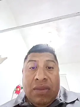 Snapshot of Riatatuil chatting on 8, 10, 2025 Riatatuil online show from 8, 10, 2025