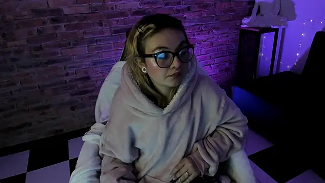 Sweet Namii online show from 5, 3, 2025