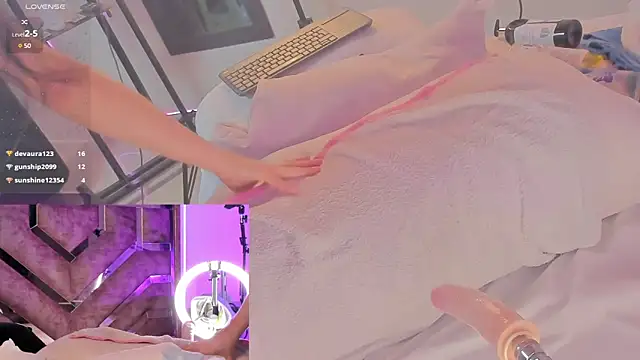 Snapshot of lili_moonn chatting on 9, 1, 2025 lili moonn online show from 9, 1, 2025