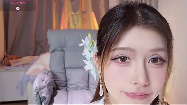 Snapshot of Momoever123456 chatting on 28, 11, 2025 Momoever123456 online show from 28, 11, 2025