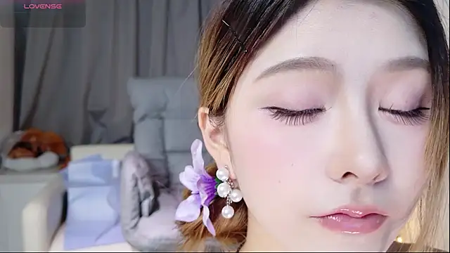 Snapshot of Momoever123456 chatting on 30, 11, 2025 Momoever123456 online show from 30, 11, 2025