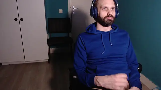 Snapshot of DreamyVibes chatting on 6, 3, 2025 DreamyVibes online show from 6, 3, 2025